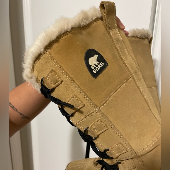 SOREL winter boots (SOLD) - Picture 2 of 4